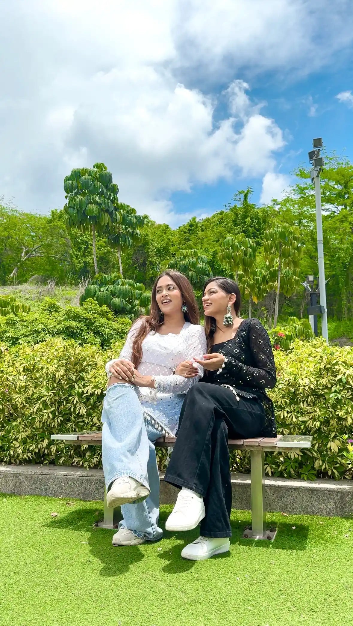 White Chic Gulnaz Dori Kurta