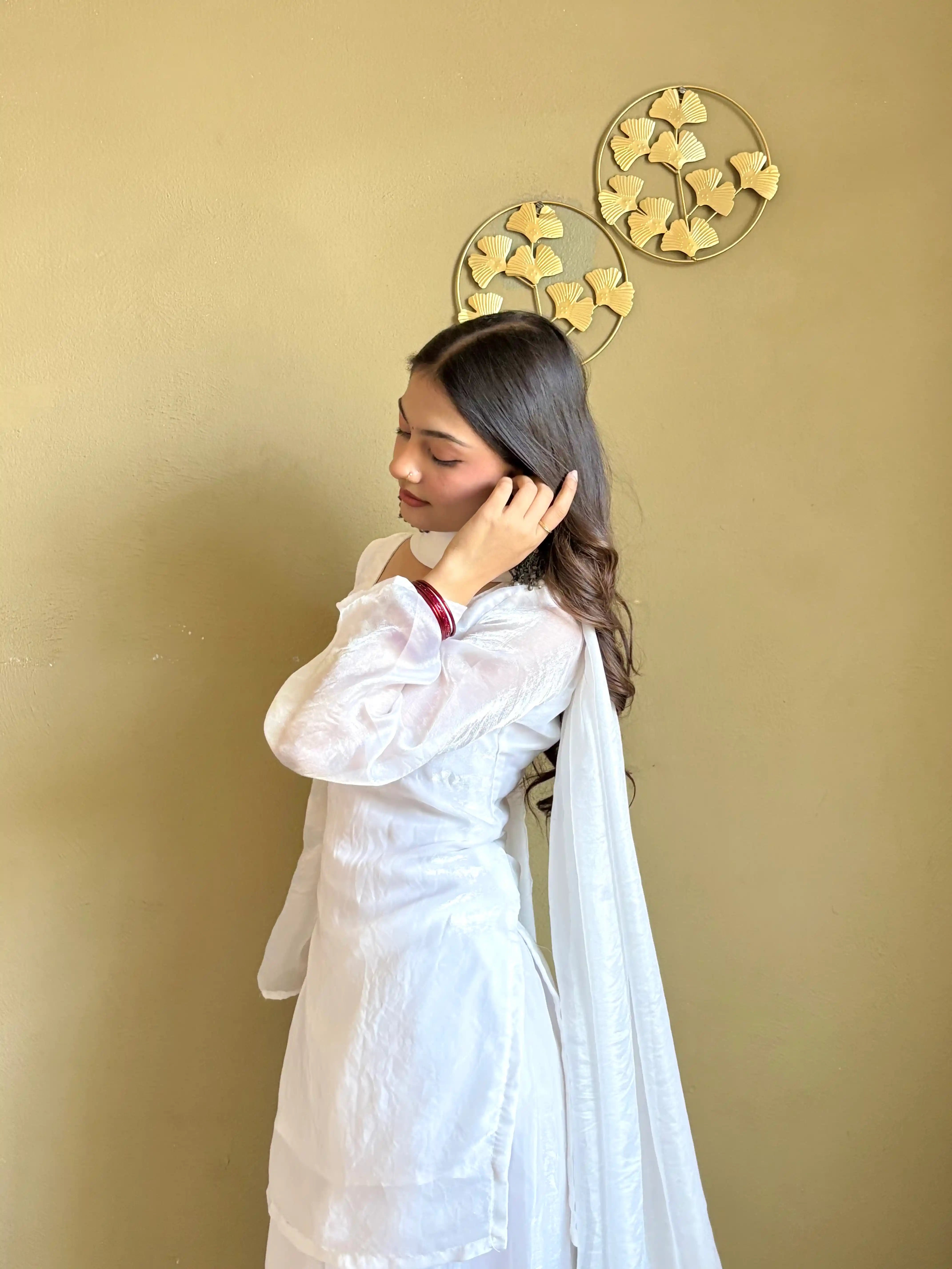 Elegant Ivory Fendy Kurta Set