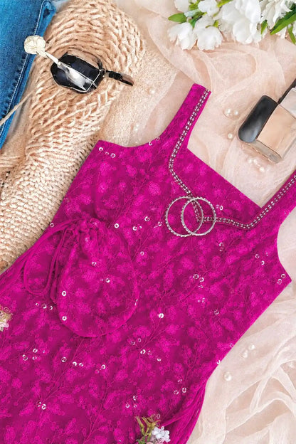 Gulnaz Fuchsia Embroidered Straight Kurta