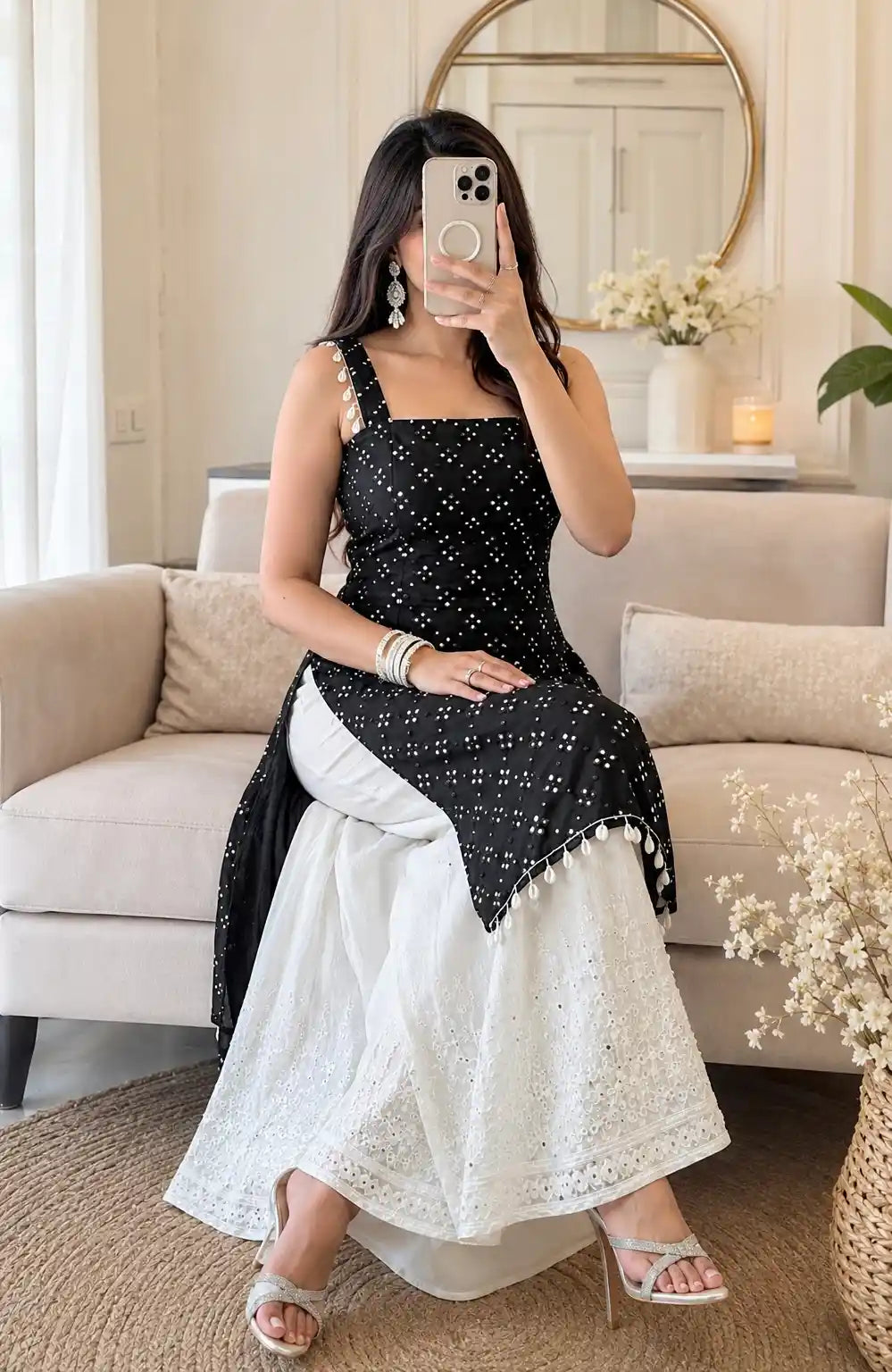 Prajyoti’s Black Embroidered Gulnaz Kurta