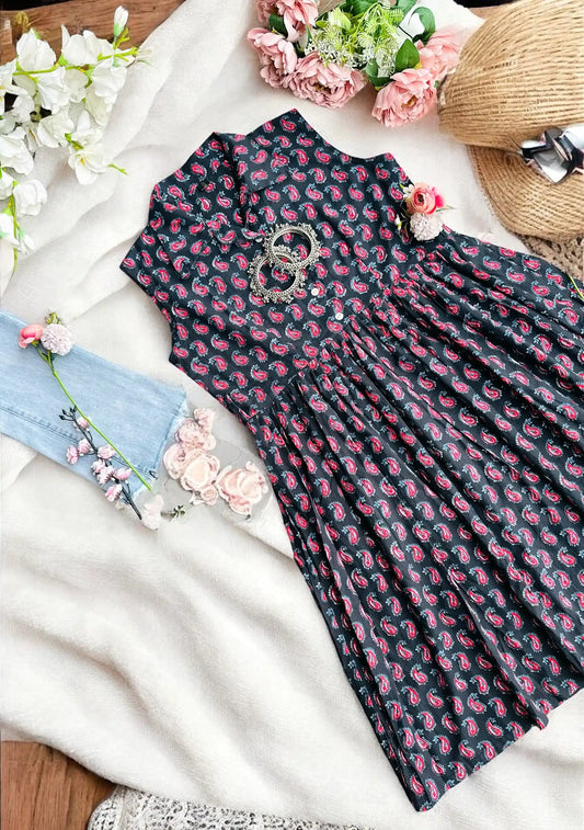 Cute Collar Hand Printed Twirl Dress