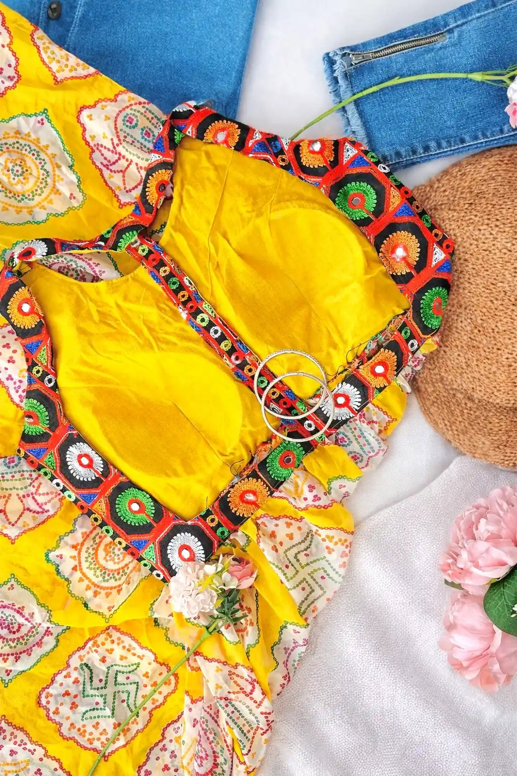 Gamti Bandhej Gulnaz Kurta