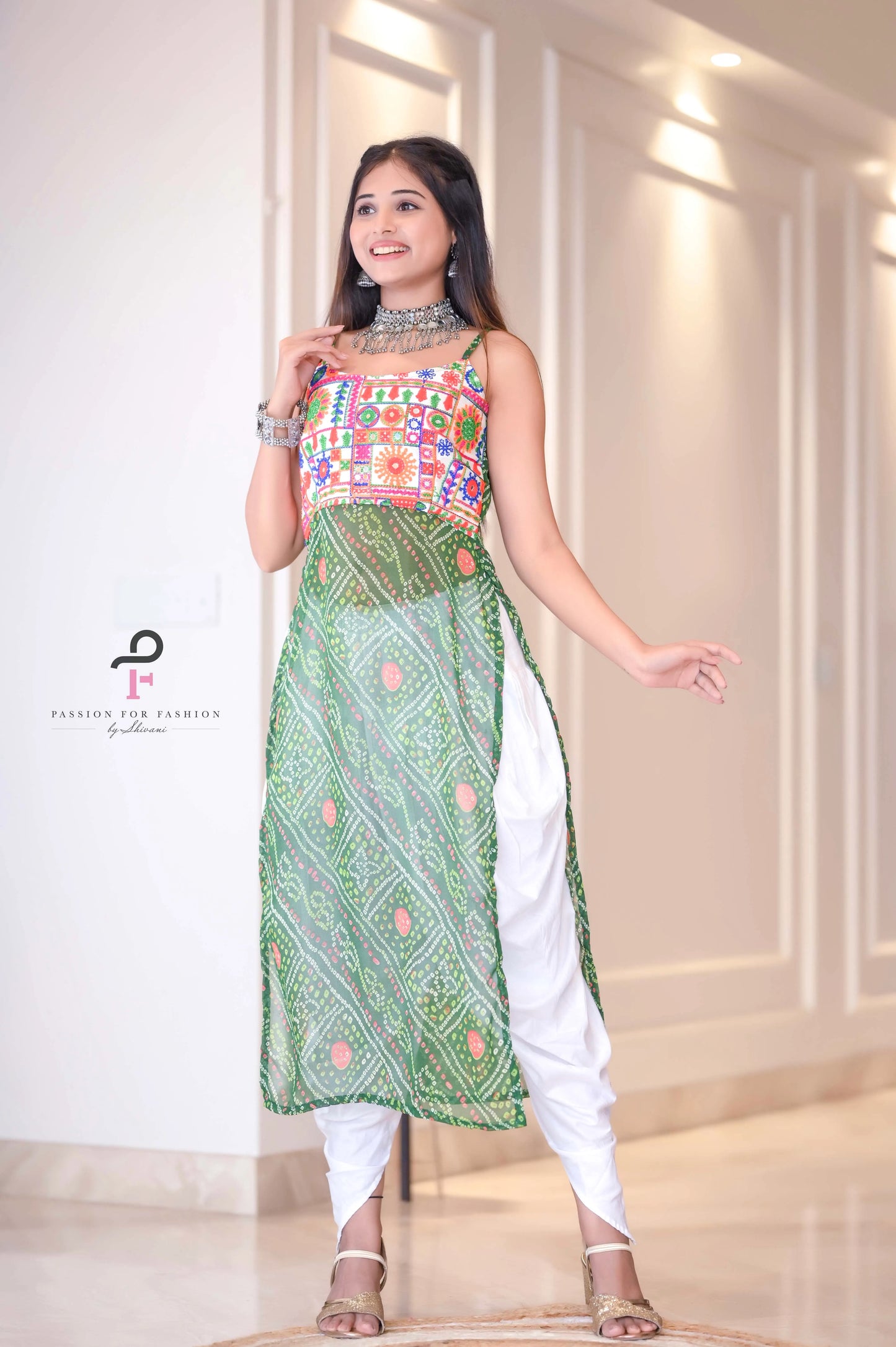 Gamti Green Gulnaz Embroidered Kurta