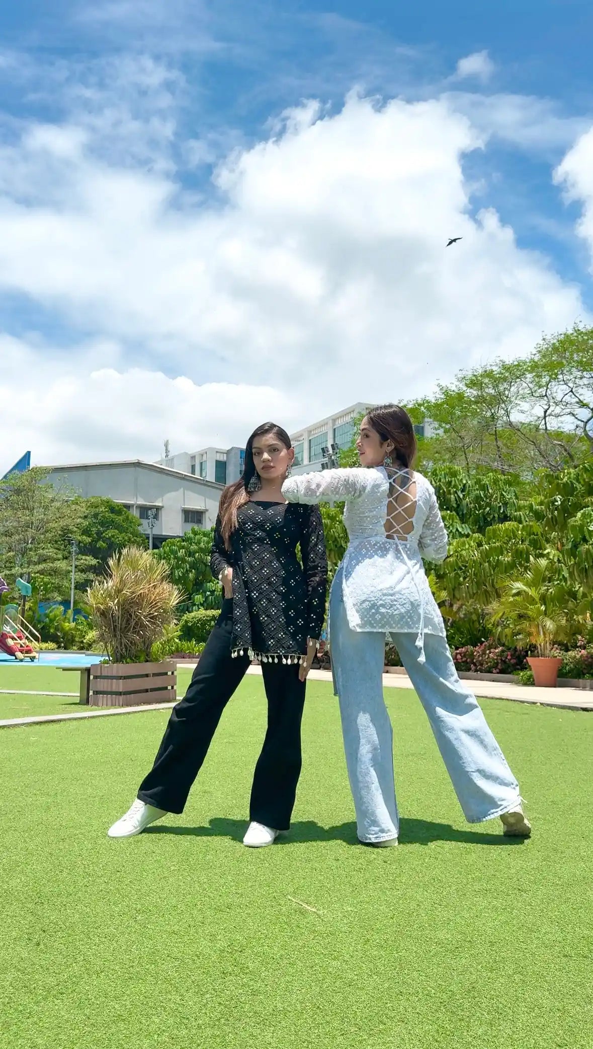 White Chic Gulnaz Dori Kurta