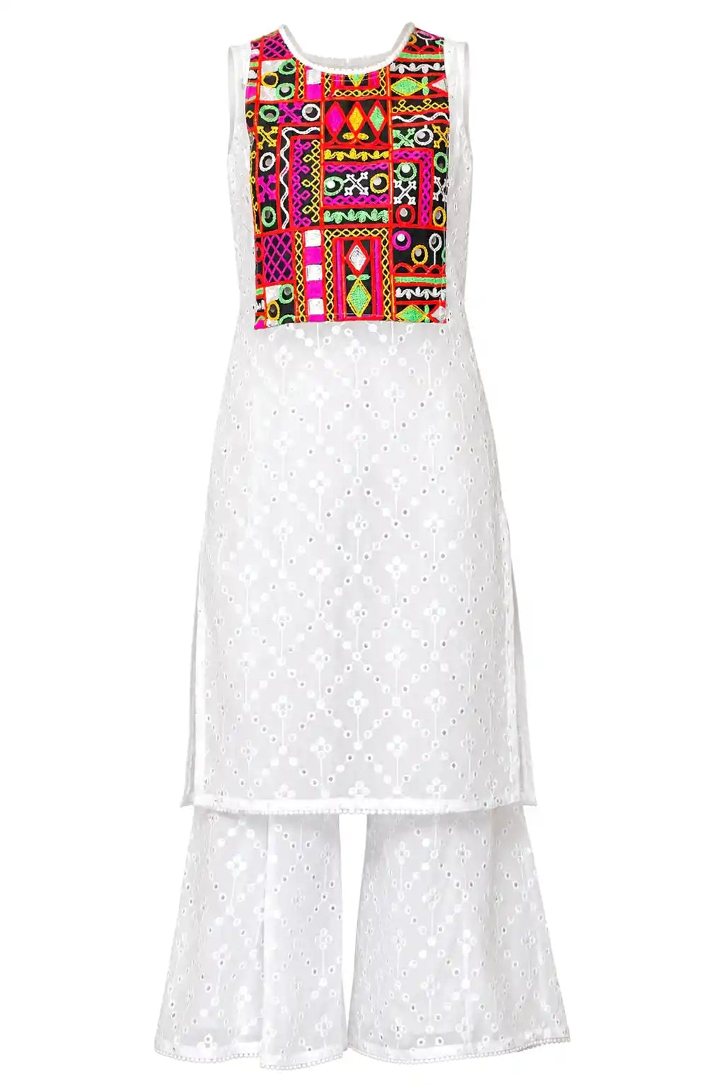 Graceful White Gamti Styled Gulnaz Kurta