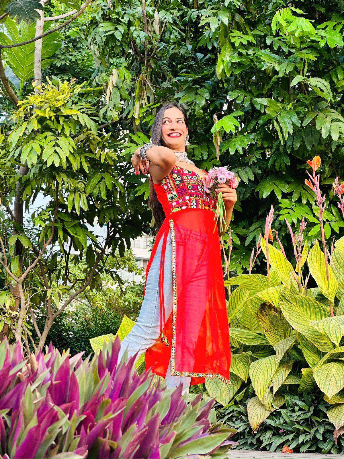 Hot Red Dori Gamti Gulnaz Kurta